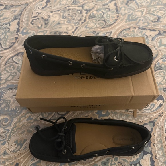 Sperry Womans/Femmies Black Boat Shoes. Never Worn/with box! NWOT Style # S89568 - Picture 2 of 5